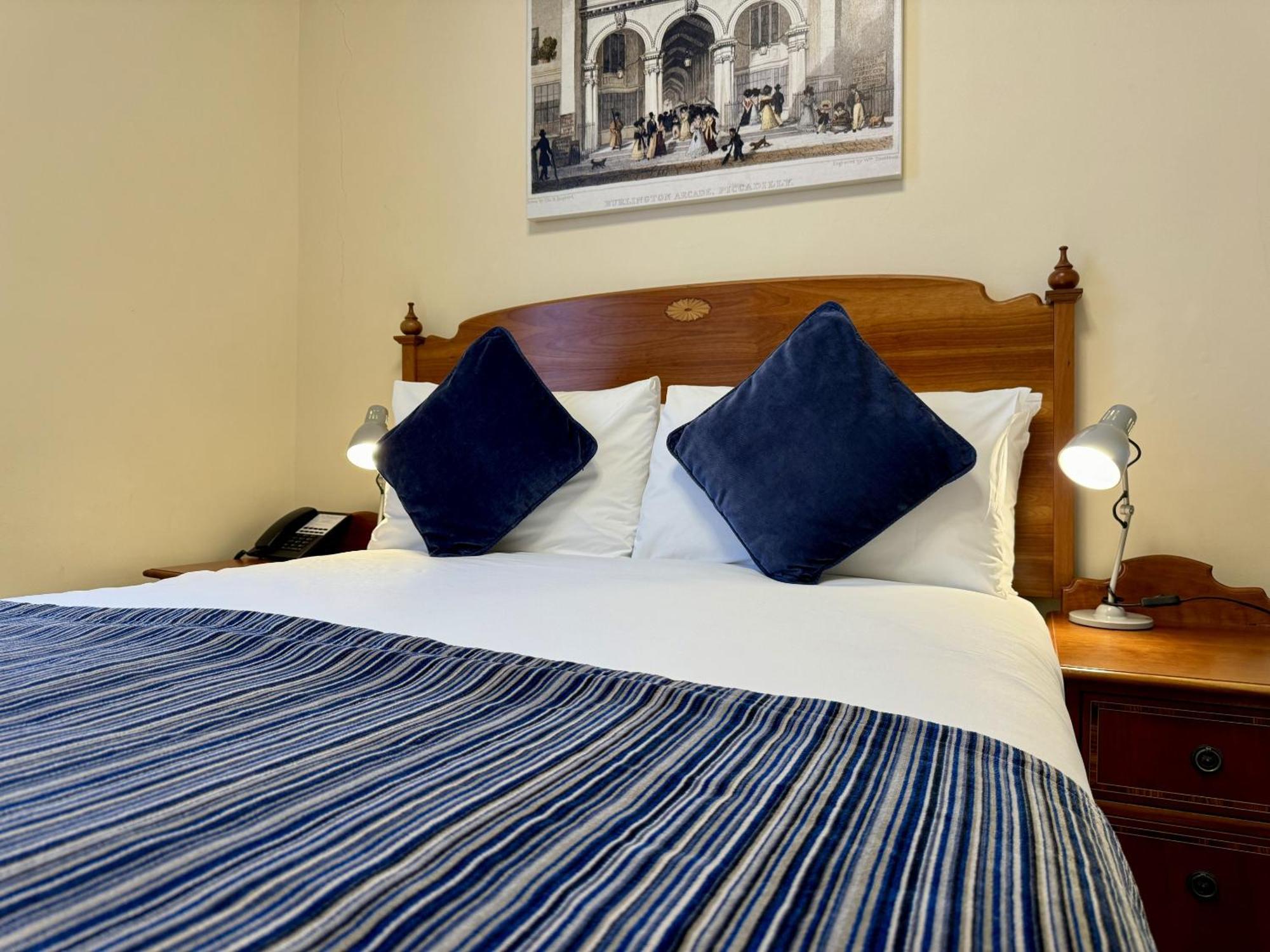 The Windermere Hotel, London Room photo